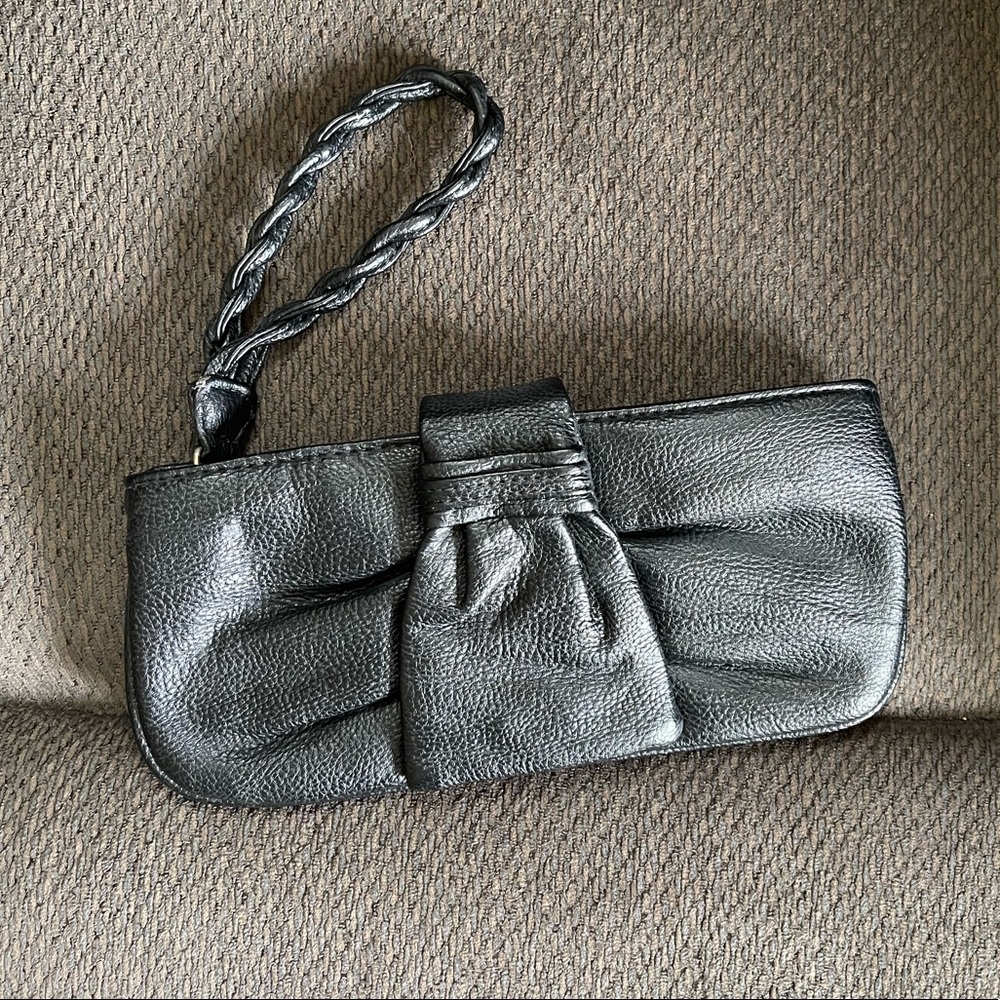 Small black wristlet/ express brand ✨✨